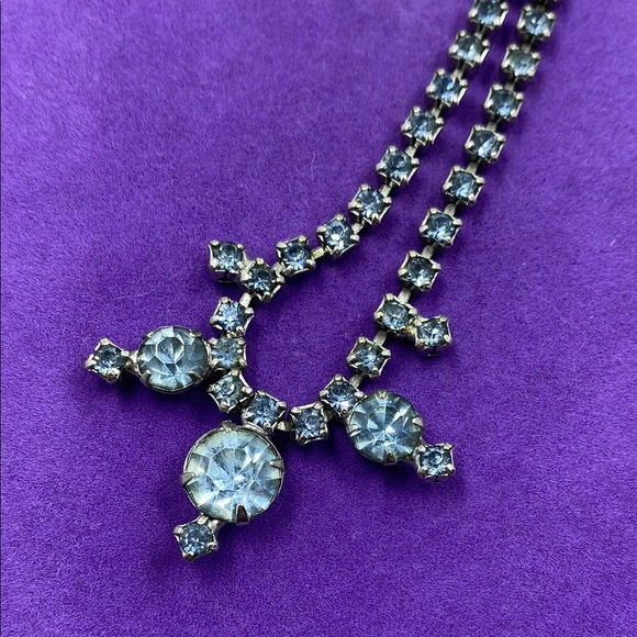 💛 Elegant Vintage Coro Silver Blue Crystal Necklace - Picture 3 of 5